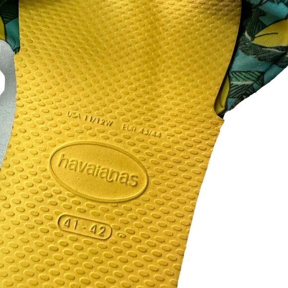 Havaianas St Tropez Yellow banana print Sandals Size 11 / 12 - Picture 2 of 3
